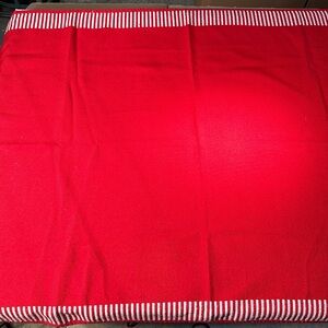 Soft wool cotton table cloth Bright red/cream